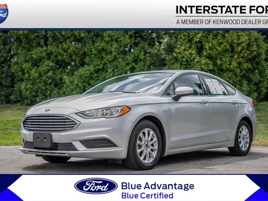 2017 Ford Fusion S photo 1