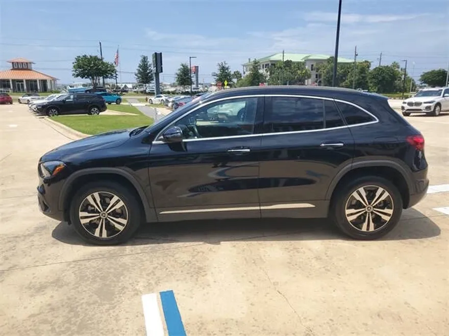 2024 Mercedes Benz GLA 250 photo 1