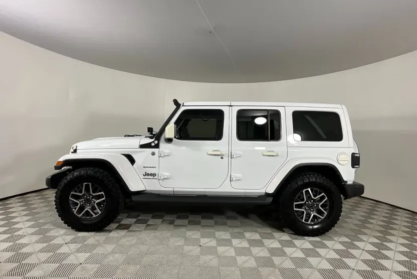 2024 Jeep Wrangler Sahara photo 1
