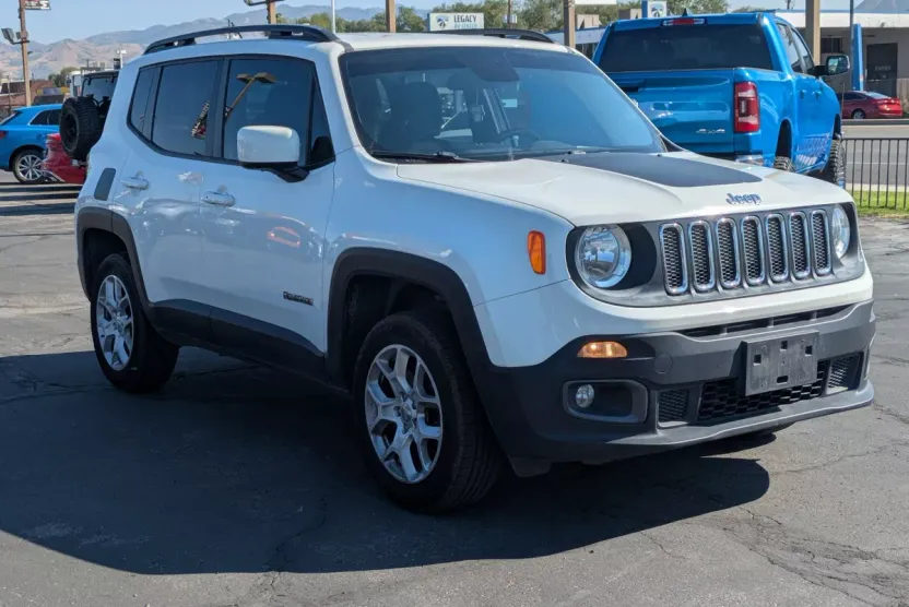 2016 Jeep Renegade Latitude photo 1