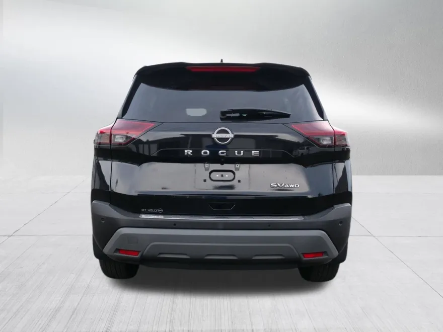 2022 Nissan Rogue SV photo 1