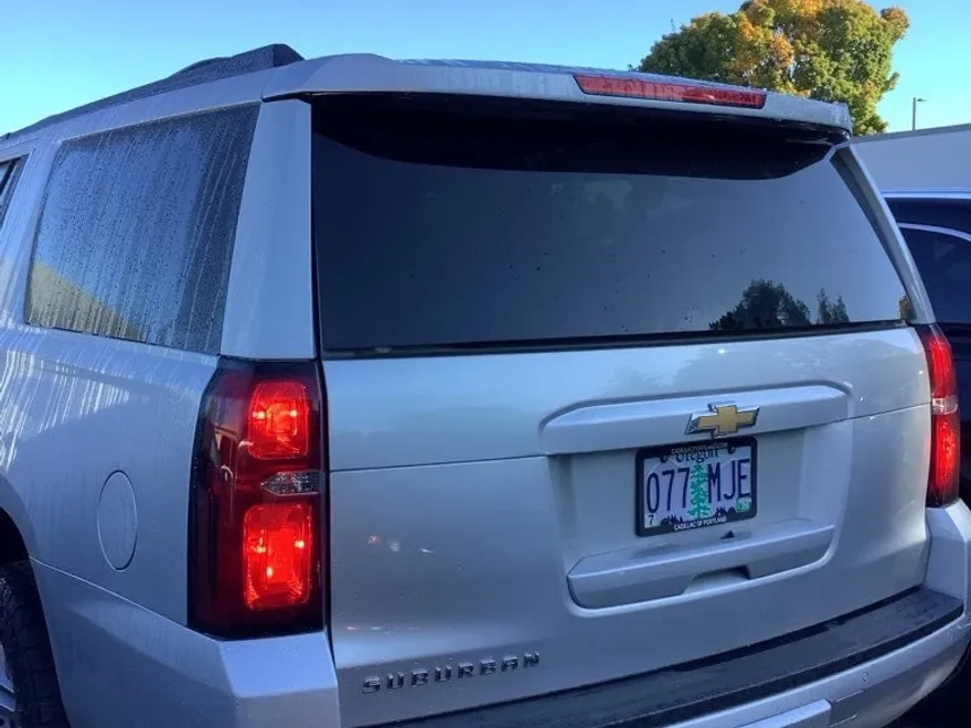 2019 Chevrolet Suburban LT photo 1
