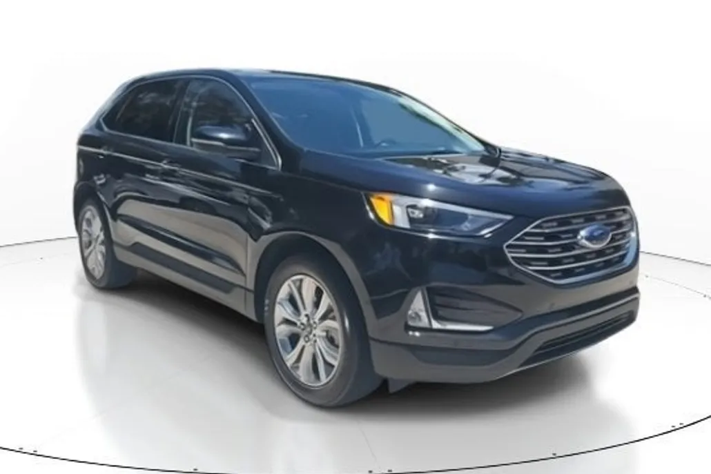 2022 Ford Edge Titanium photo 1