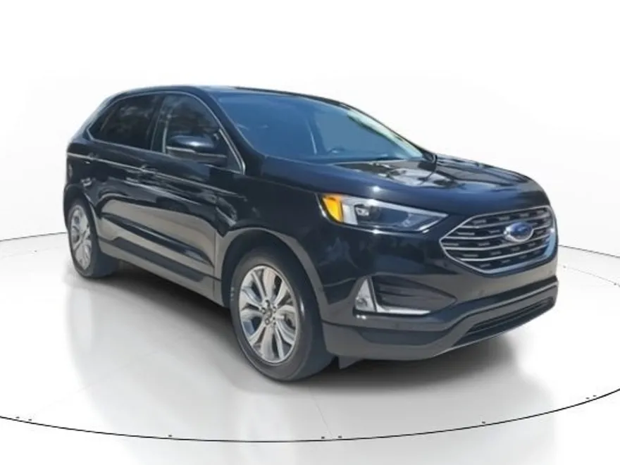 2022 Ford Edge Titanium photo 1