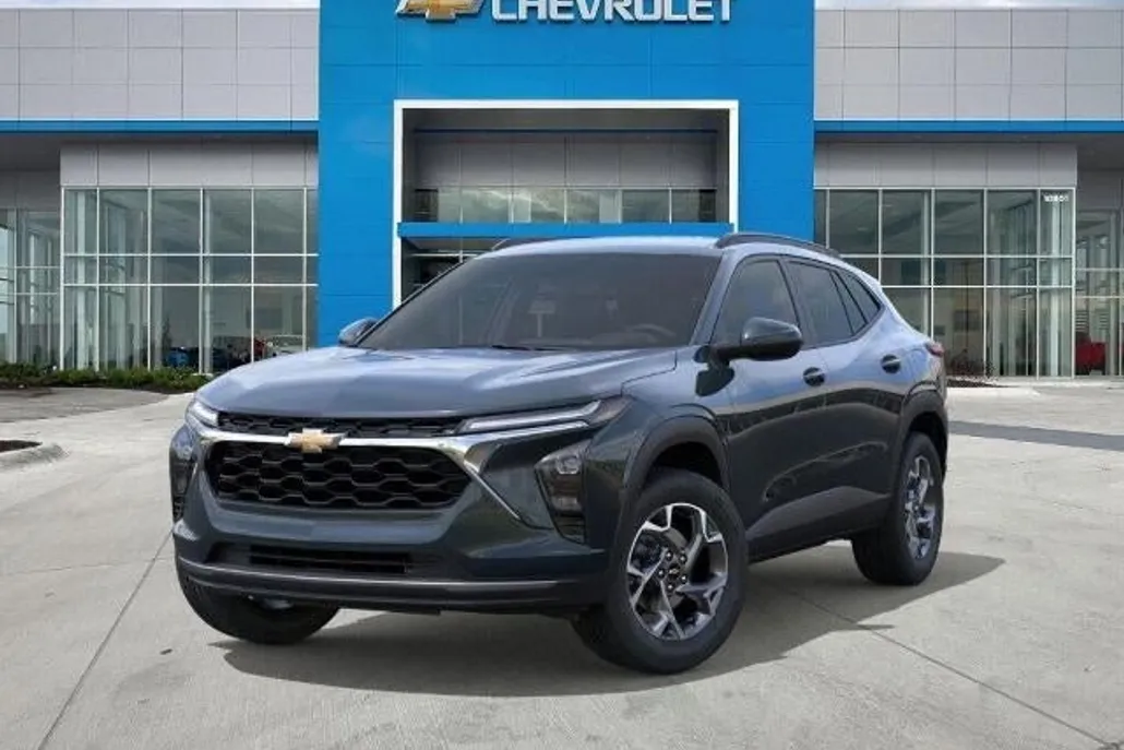 2026 Chevrolet Trax LT photo 1
