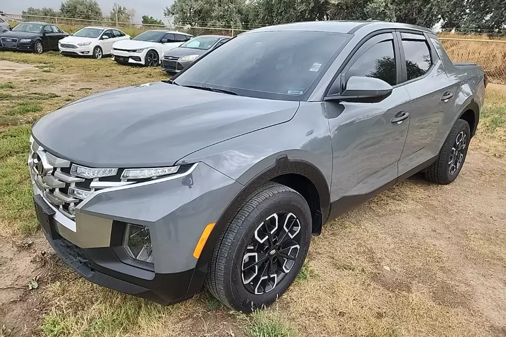 2024 Hyundai Santa Cruz SE photo 1
