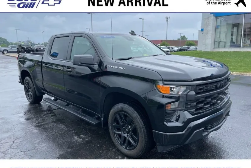 2022 Chevrolet Silverado 1500 Custom photo 1