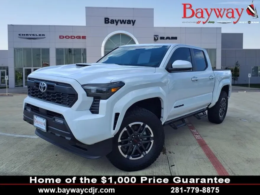2025 Toyota Tacoma TRD Sport 4x4 photo 1