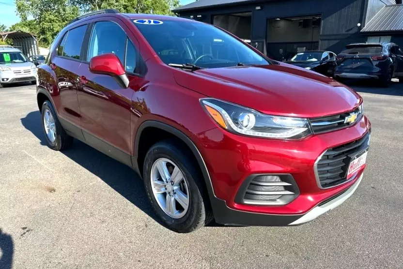 2021 Chevrolet Trax LT photo 1