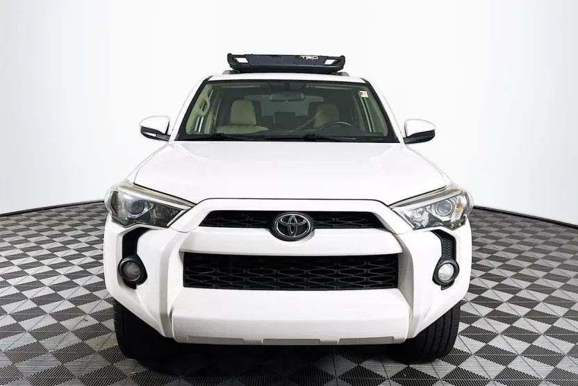 2015 Toyota 4Runner SR5 photo 1
