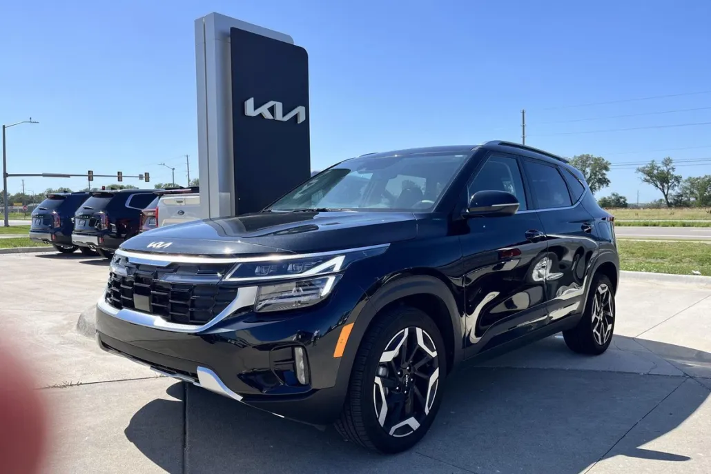 2024 Kia Seltos SX photo 1