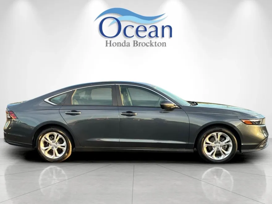 2023 Honda Accord LX photo 1