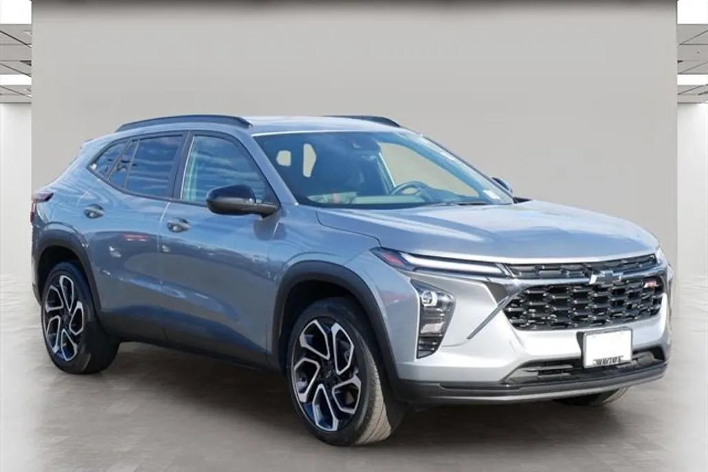 2024 Chevrolet Trax photo 1