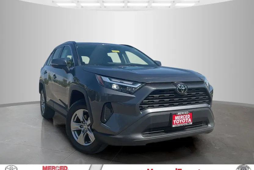 2024 Toyota RAV4 XLE photo 1