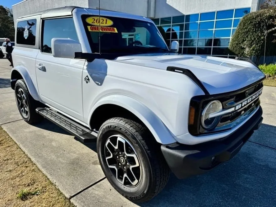 2021 Ford Bronco Outer Banks photo 1