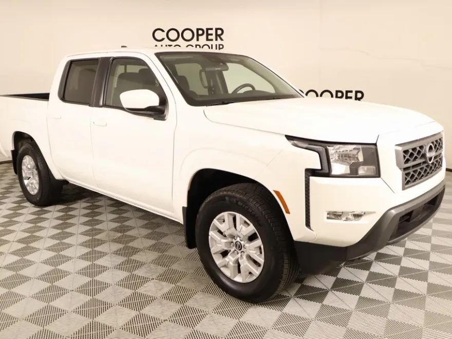 2022 Nissan Frontier SV photo 1