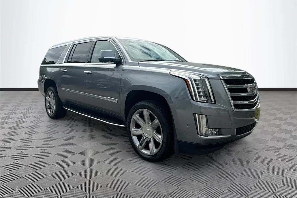 2018 Cadillac Escalade ESV Luxury photo 1