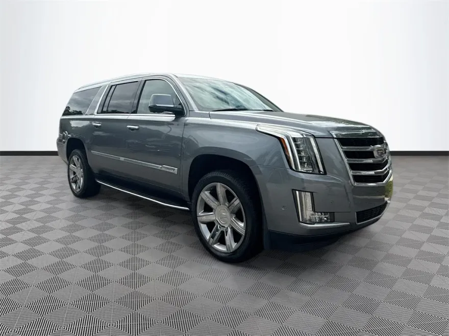 2018 Cadillac Escalade ESV Luxury photo 1