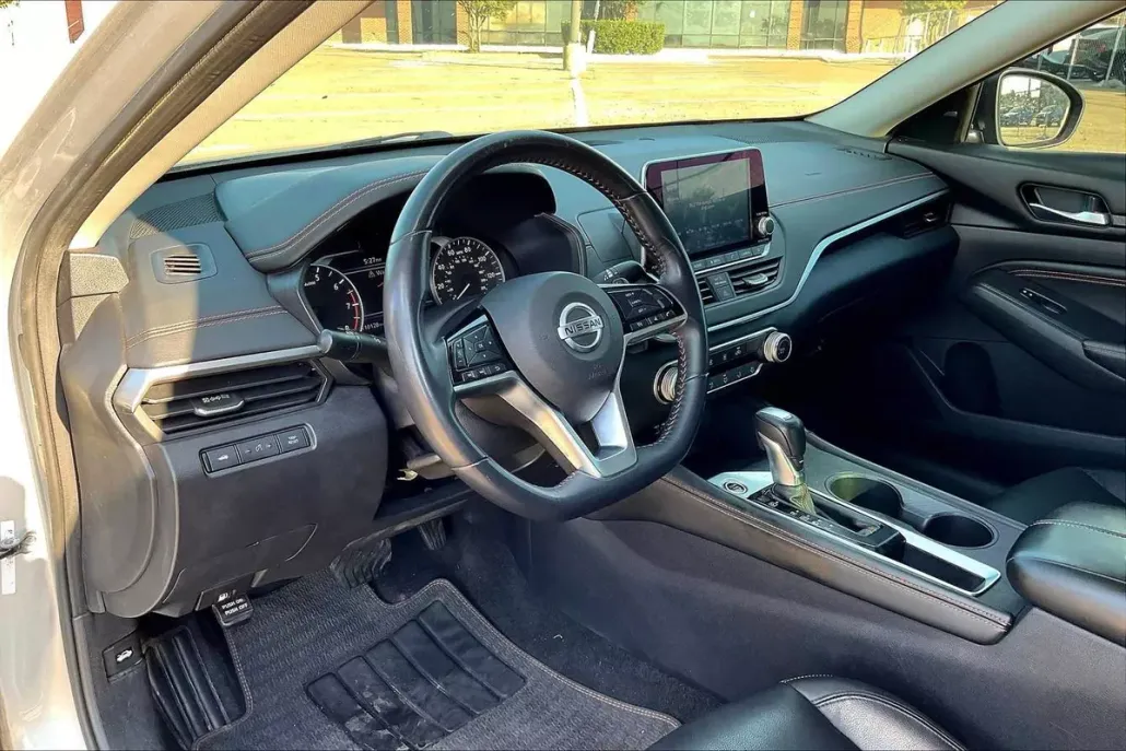 2019 Nissan Altima 2.5 SR photo 1