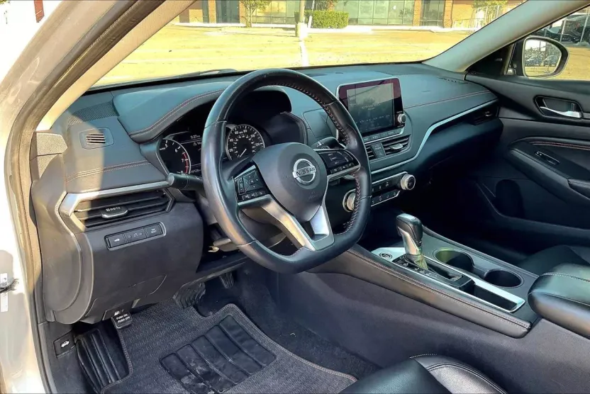 2019 Nissan Altima 2.5 SR photo 1
