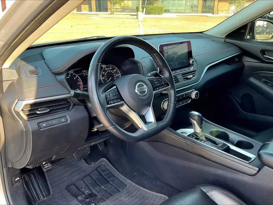 2019 Nissan Altima 2.5 SR photo 1