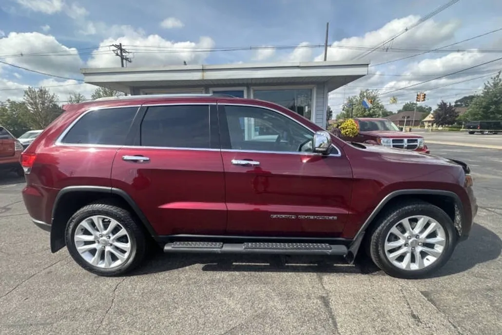 2017 Jeep Grand Cherokee Limited photo 1