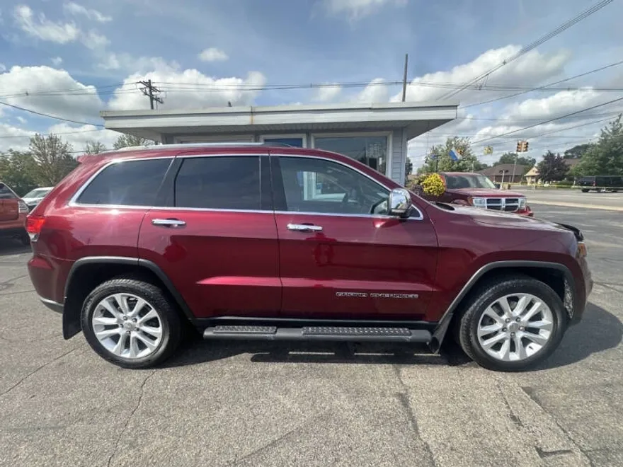 2017 Jeep Grand Cherokee Limited photo 1