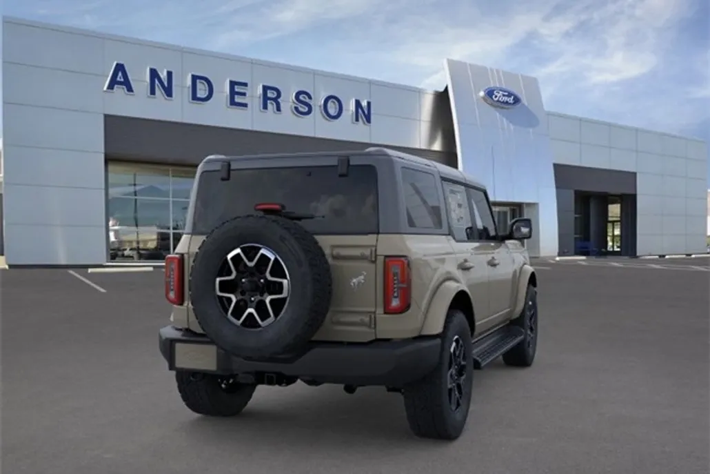 2025 Ford Bronco Outer Banks photo 1
