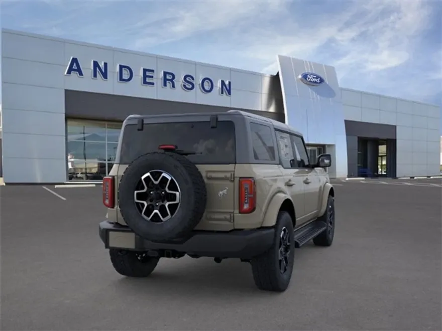 2025 Ford Bronco Outer Banks photo 1
