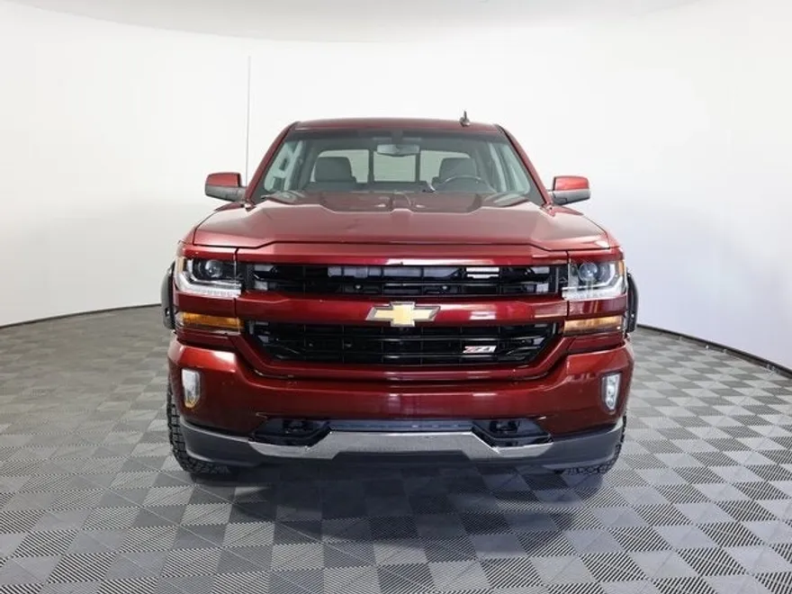 2017 Chevrolet Silverado 1500 LT2 photo 1