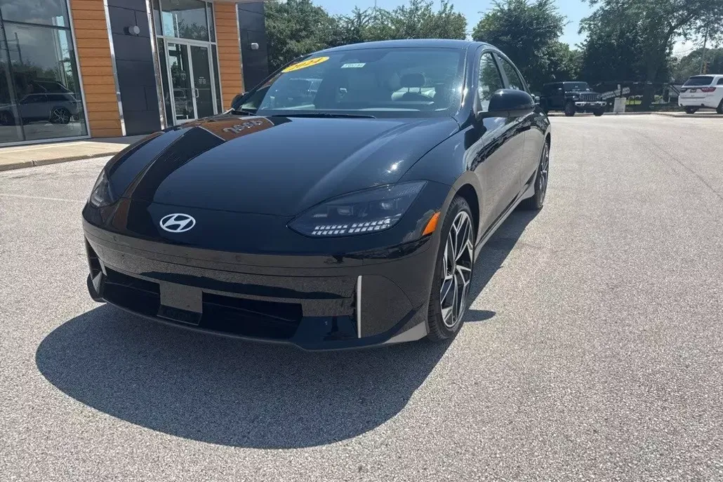 2024 Hyundai Ioniq 6 SEL photo 1