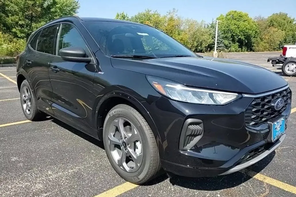 2024 Ford Escape ST-Line photo 1