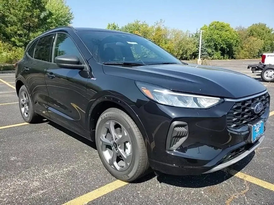 2024 Ford Escape ST-Line photo 1