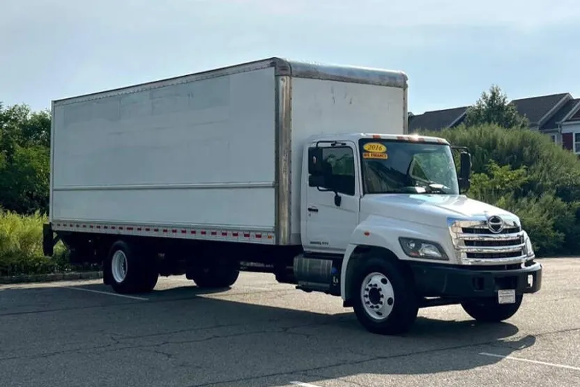 2016 Hino Conventional Type Truck photo 1