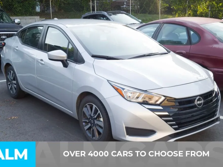 2023 Nissan Versa 1.6 SV photo 1