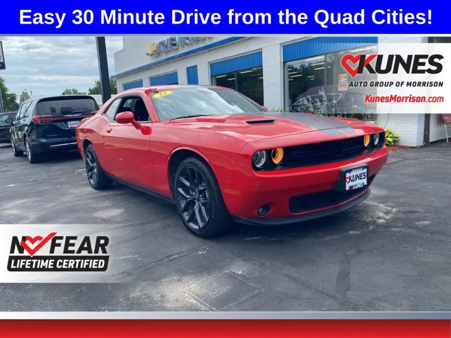 2023 Dodge Challenger SXT photo 1