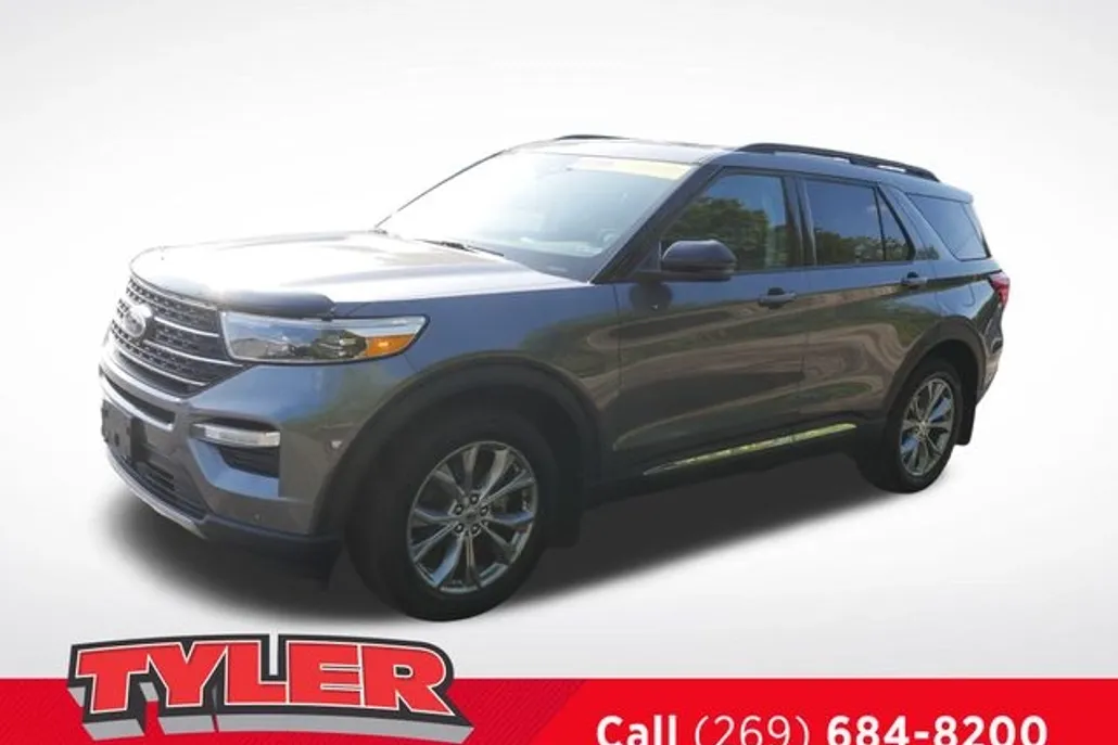 2023 Ford Explorer XLT photo 1