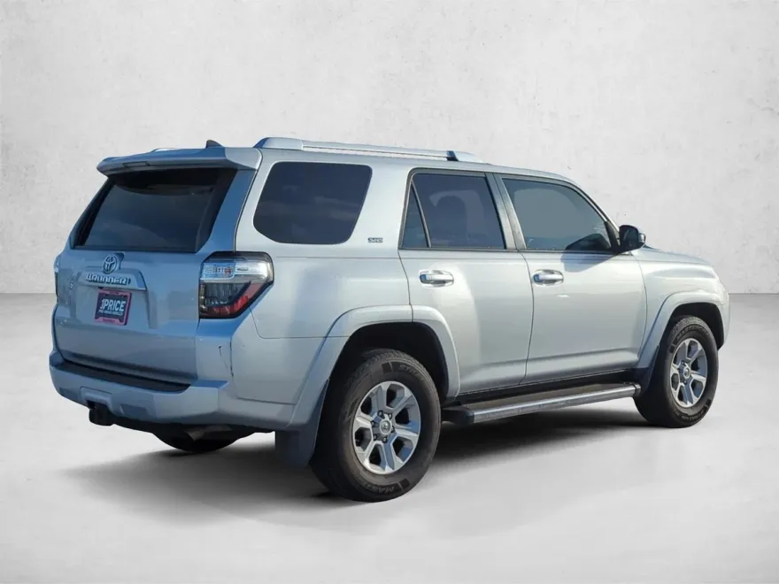 2018 Toyota 4Runner SR5 2WD photo 1