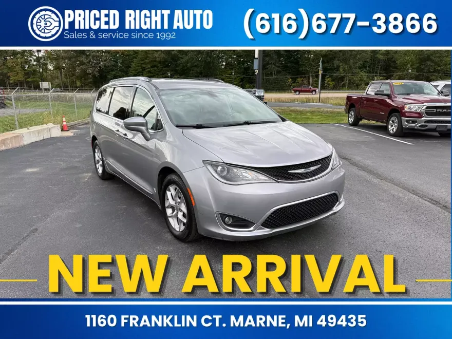 2018 Chrysler Pacifica Touring Plus photo 1