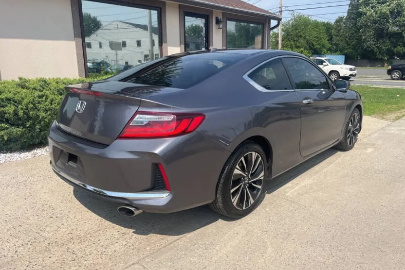 2016 Honda Accord EX-L photo 1