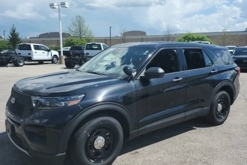 2025 Ford Explorer photo 1
