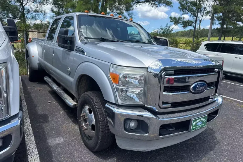 2011 Ford F-350 Lariat photo 1