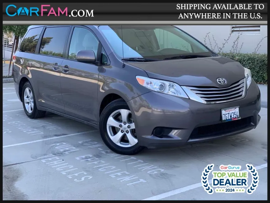 2014 Toyota Sienna LE photo 1