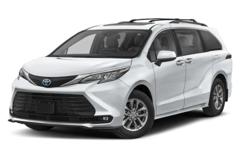 2025 Toyota Sienna XLE photo 11