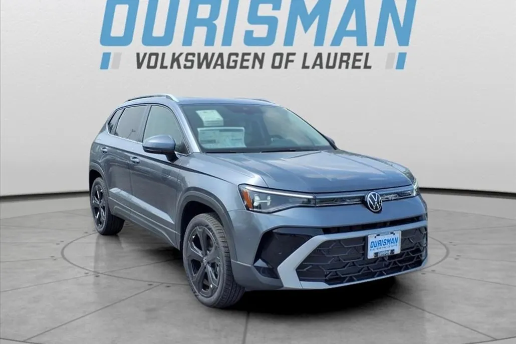 2025 Volkswagen Taos SEL photo 1
