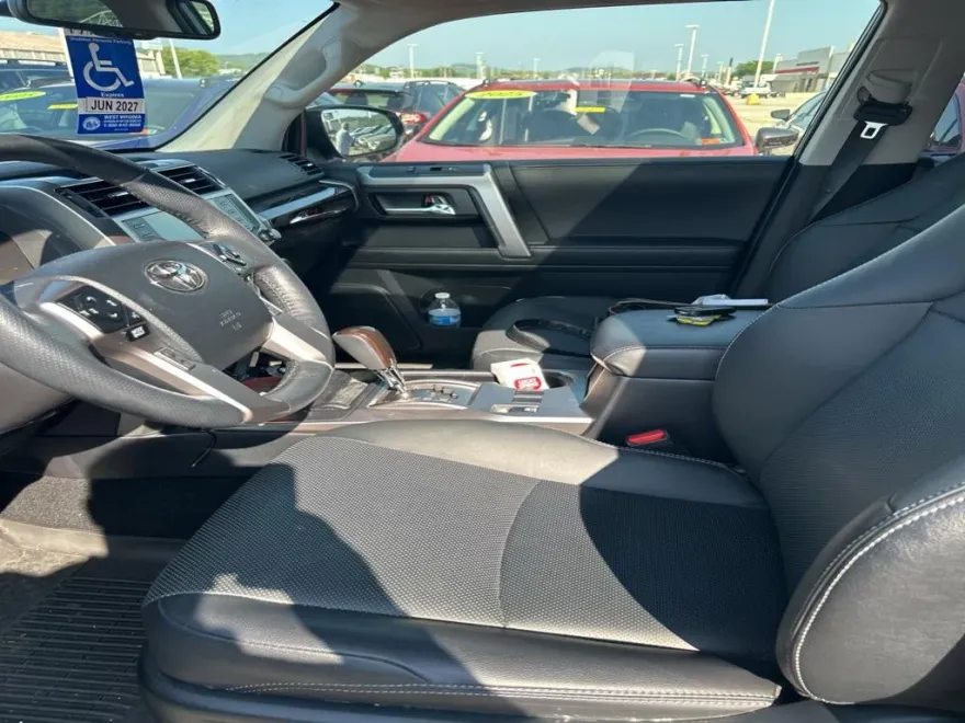 2023 Toyota 4Runner Limited photo 1