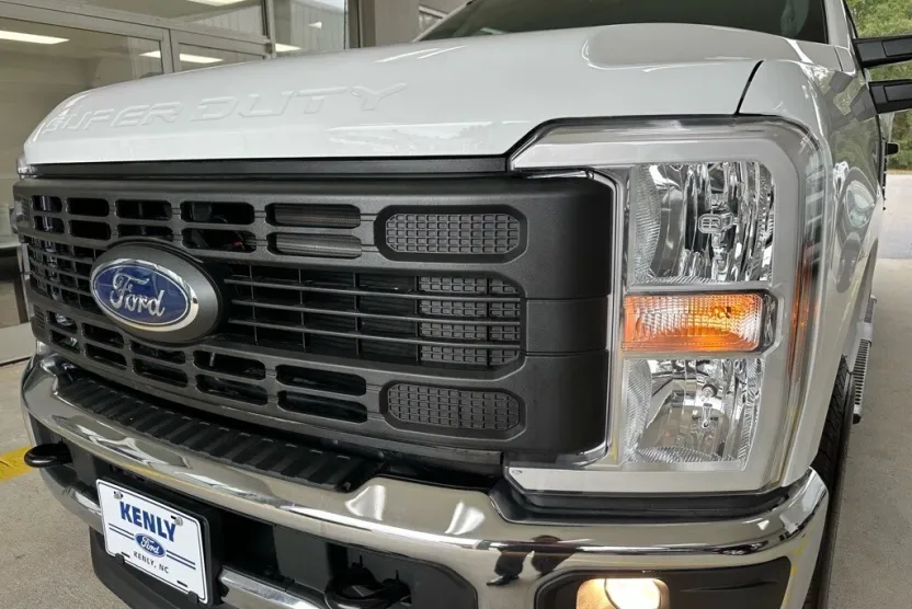 2025 Ford F-250 XL photo 1