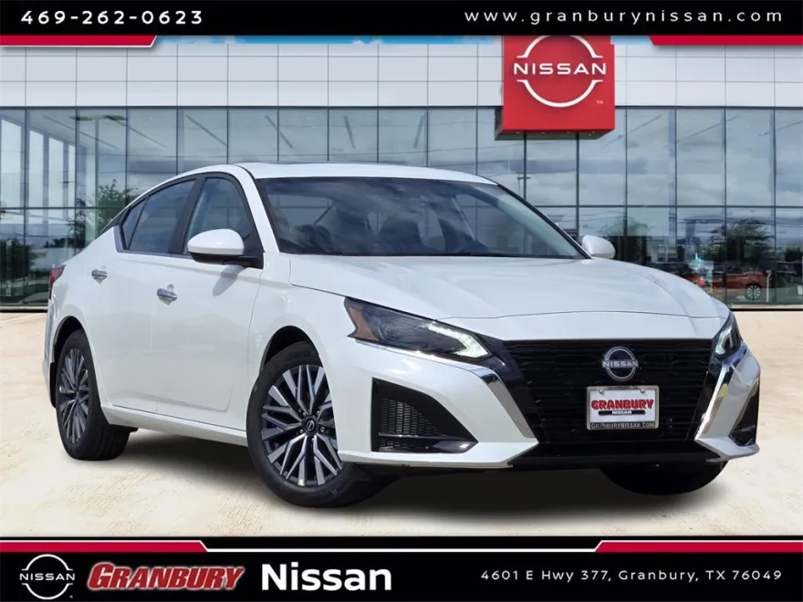 2025 Nissan Altima SV photo 1