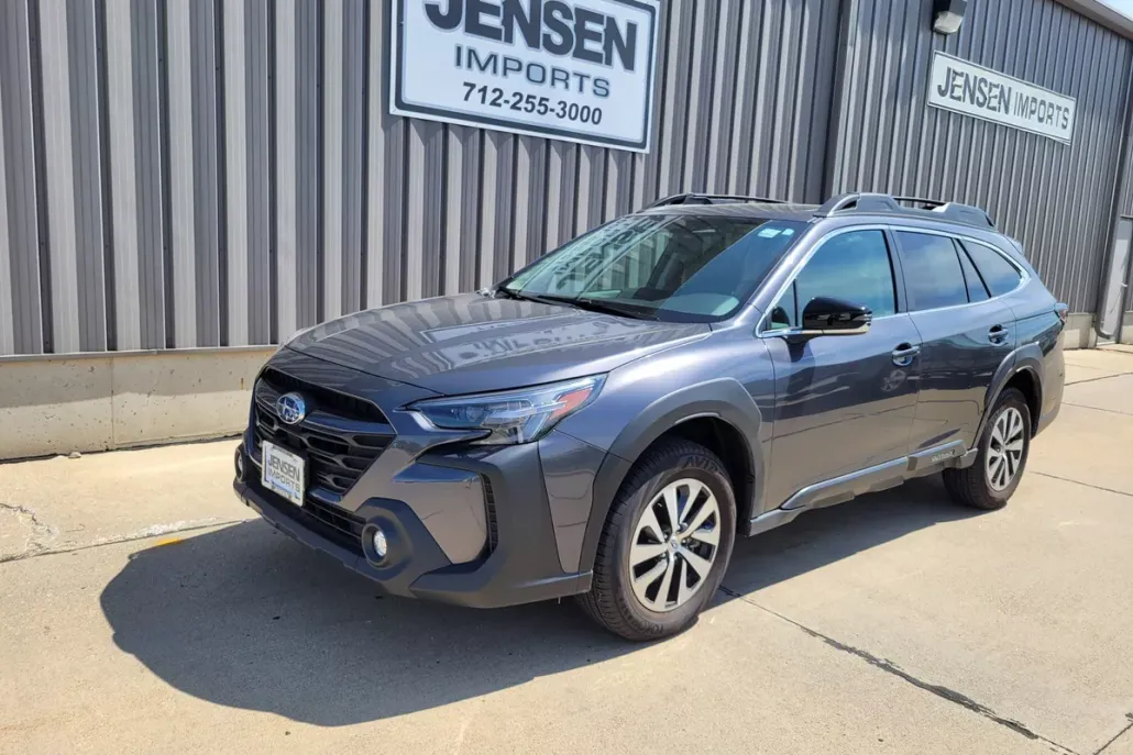 2023 Subaru Outback Premium photo 1