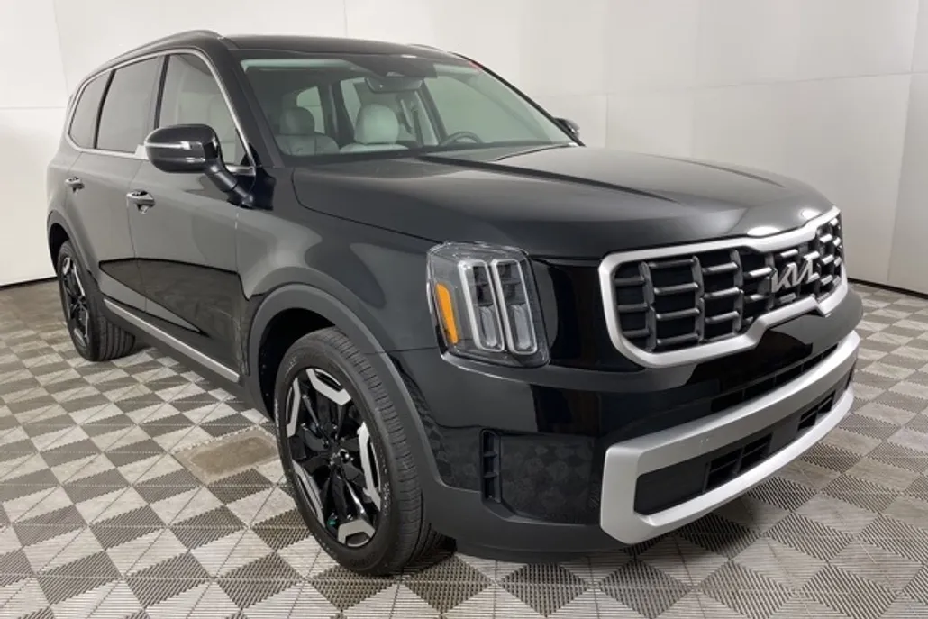 2025 Kia Telluride S photo 1
